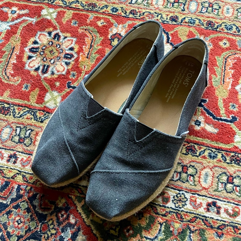 Tom’s Espadrilles sz 8.5 women’s